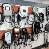 Tak za kolik teda jezdí ty PHEV?