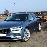 Volvo S90: tři roky utrpení