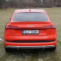 Audi e-tron Sportback 55 quattro: Stylový fešák, kterému chutná