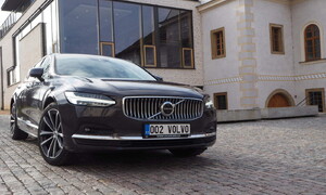 Recenze & testy: Volvo S90 B6 AWD: Jiný přístup
