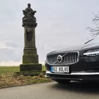 Volvo S90 B6 AWD: Jiný přístup