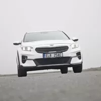 Kia XCeed PHEV: Nemusím se vytahovat