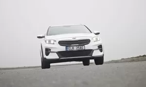 Kia XCeed PHEV: Nemusím se vytahovat
