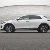 Kia XCeed PHEV: Nemusím se vytahovat