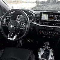 Kia XCeed PHEV: Nemusím se vytahovat