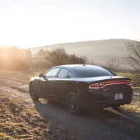 Dodge Charger Pursuit: Proč plecháče?
