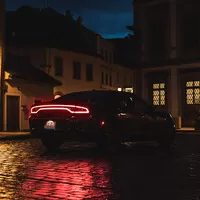 Dodge Charger Pursuit: Proč plecháče?