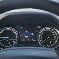 Toyota Camry 2.5 Hybrid Executive: Závan časů minulých