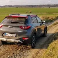 Kia Stonic 1.0 T-GDI MHEV: mírně hybridní, velmi zábavný