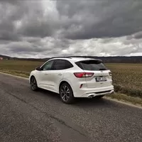 Ford Kuga Hybrid ST-Line: Rozpolcená osobnost