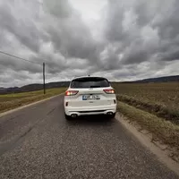 Ford Kuga Hybrid ST-Line: Rozpolcená osobnost