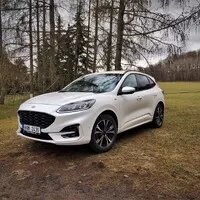 Ford Kuga Hybrid ST-Line: Rozpolcená osobnost