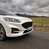 Ford Kuga Hybrid ST-Line: Rozpolcená osobnost