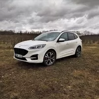 Ford Kuga Hybrid ST-Line: Rozpolcená osobnost