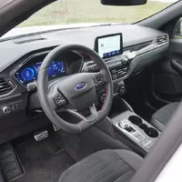 Ford Kuga Hybrid ST-Line: Rozpolcená osobnost