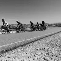 O řidičích, cyklistech a skládacím metru