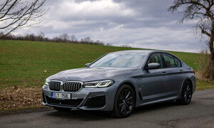 Recenze & testy: BMW 530e xDrive: Synergie stroje a mysli