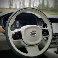 Volvo V90 T6 Recharge: Když se vám nechce nic řešit