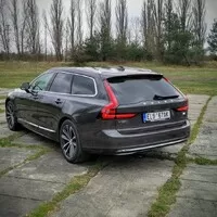 Volvo V90 T6 Recharge: Když se vám nechce nic řešit