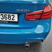 Ptejte se: Šestiválcový sedan s pohonem zadních kol