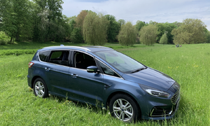 Recenze & testy: Ford S-MAX 2.0 EcoBlue Titanium: Rodinný klenot