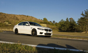 Editorial: O konejšivých autech a vnímání rychlosti