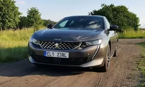 Recenze & testy: Peugeot 508 GT hybrid: Podruhé v šedivé