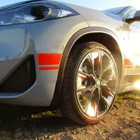 BMW X2 xDrive20i Edition M Mesh: Chycen v síti