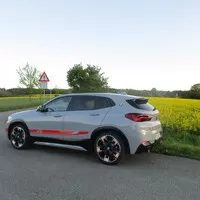 BMW X2 xDrive20i Edition M Mesh: Chycen v síti