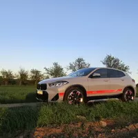 BMW X2 xDrive20i Edition M Mesh: Chycen v síti