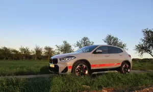 Recenze & testy: BMW X2 xDrive20i Edition M Mesh: Chycen v síti