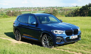 Recenze & testy: BMW X3 30d xDrive: Každodenní pomocník