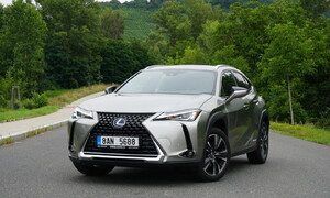 Recenze & testy: Lexus UX 250h Limited Edition: Hodně muziky za méně peněz