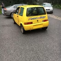 Žlutá raketa dojela svůj první závod, úspěšně