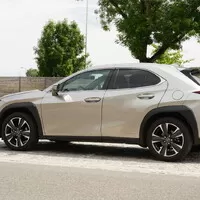 Lexus UX 250h Limited Edition: Hodně muziky za méně peněz