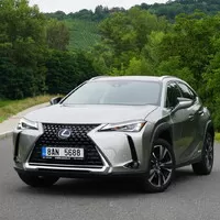 Lexus UX 250h Limited Edition: Hodně muziky za méně peněz