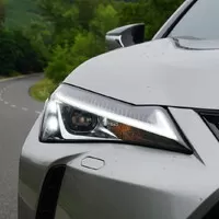 Lexus UX 250h Limited Edition: Hodně muziky za méně peněz