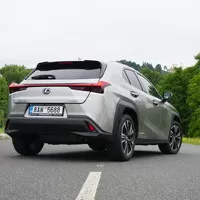 Lexus UX 250h Limited Edition: Hodně muziky za méně peněz