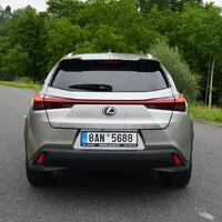 Lexus UX 250h Limited Edition: Hodně muziky za méně peněz