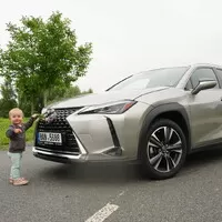 Lexus UX 250h Limited Edition: Hodně muziky za méně peněz