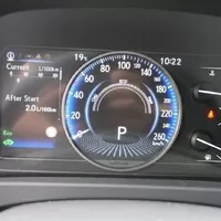 Lexus UX 250h Limited Edition: Hodně muziky za méně peněz