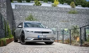 Představujeme: Hyundai Ioniq 5 a nový Lexus NX