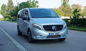 Dodávkář, Recenze & testy: Mercedes-Benz Vito Tourer L 124 CDI 4x4: Dostupnější neznamená automaticky levný
