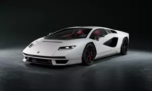Autíčkářův týden: "Pravda" o Fabii Combi, facelift Lamborghini a Nissan, který nás nemusí zajímat