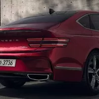 Autíčkářův týden: Tři novinky se spalovacími motory a jedno znovuzrození legendy