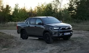 Recenze & testy: Toyota Hilux 2,8 D4-D: Omlazená legenda