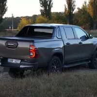 Toyota Hilux 2,8 D4-D: Omlazená legenda