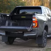 Toyota Hilux 2,8 D4-D: Omlazená legenda