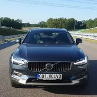Volvo V90 Cross Country B5: Tohle je ideál