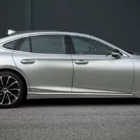 Lexus LS500h: Nenápadný klenot